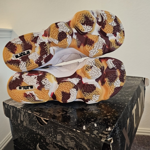 Nike Lebron 14 - Picture 5 of 6